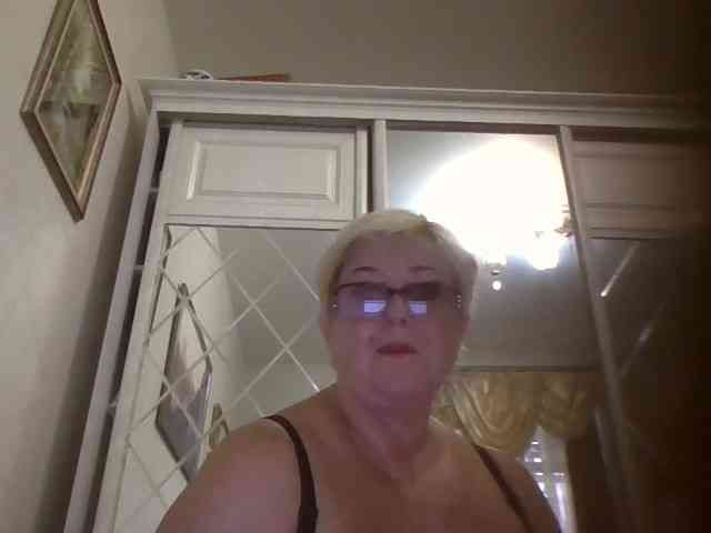 KarinkaSweet webcam