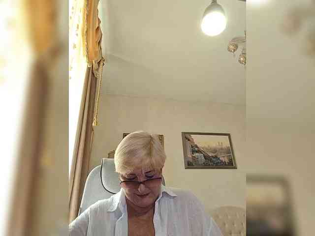 KarinkaSweet webcam