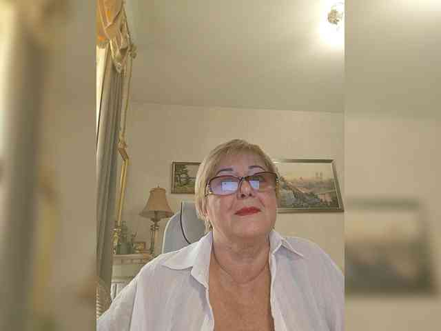 KarinkaSweet webcam