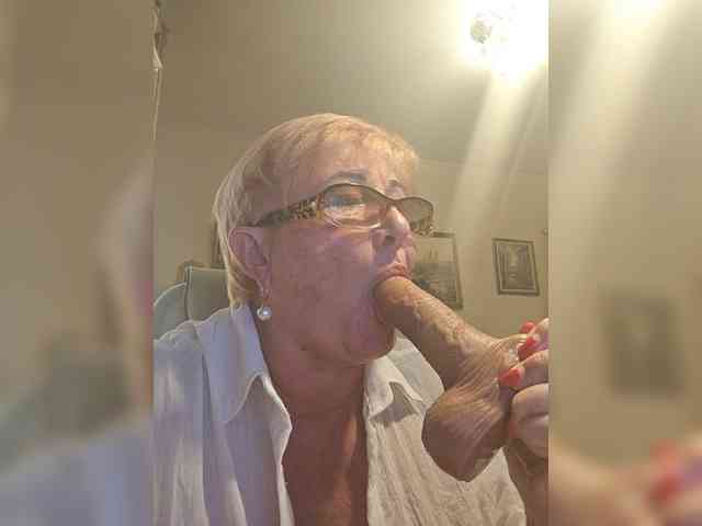 KarinkaSweet webcam