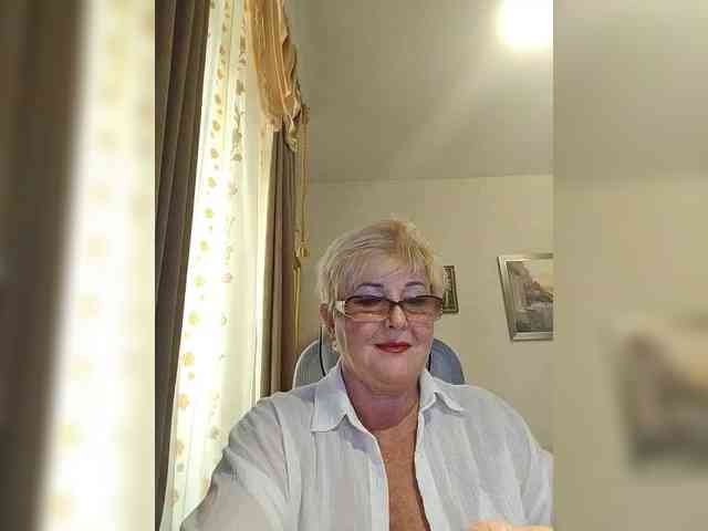 KarinkaSweet webcam