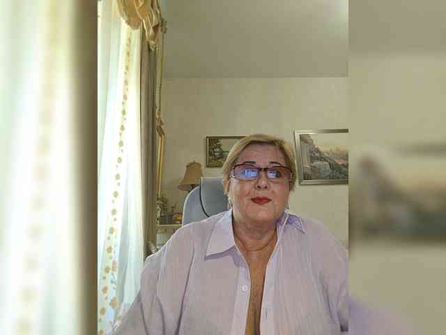 KarinkaSweet webcam