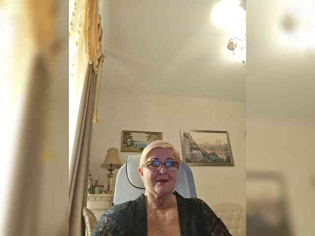 KarinkaSweet webcam