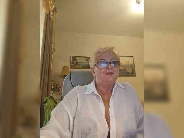 KarinkaSweet webcam