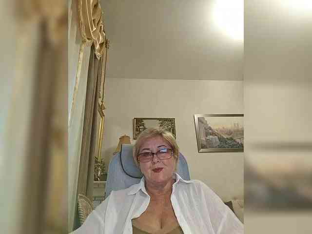 KarinkaSweet webcam