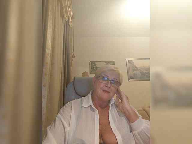 KarinkaSweet webcam