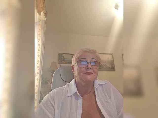 KarinkaSweet webcam