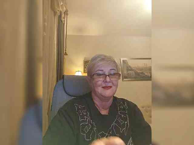 KarinkaSweet webcam