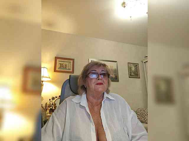 KarinkaSweet webcam