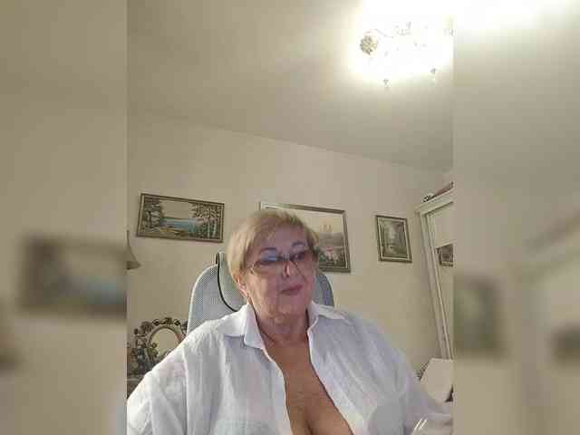KarinkaSweet webcam