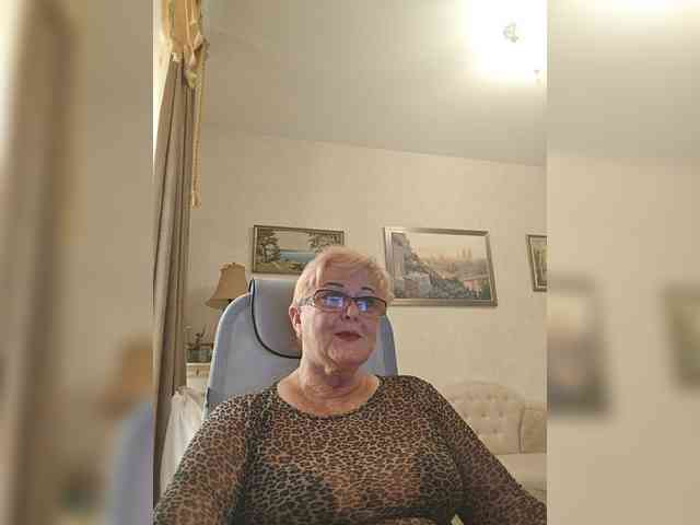 KarinkaSweet webcam
