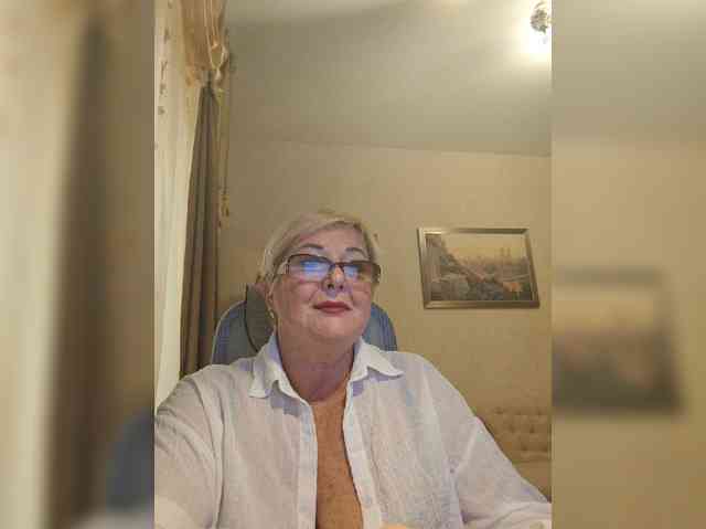 KarinkaSweet webcam