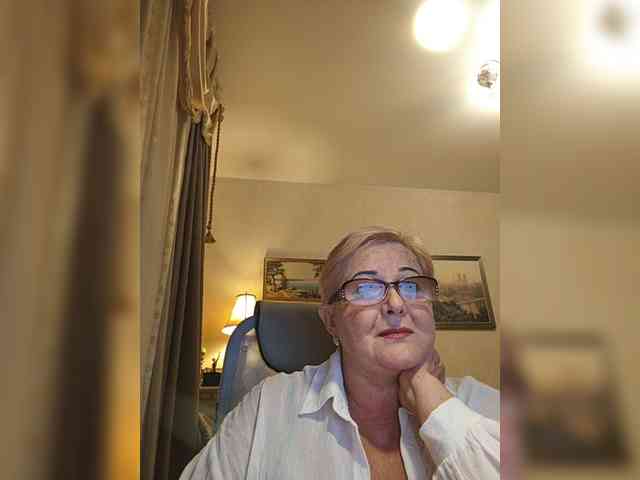 KarinkaSweet webcam