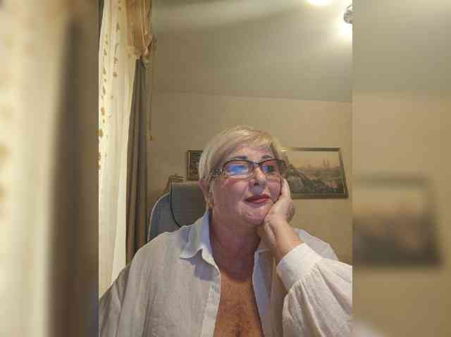 KarinkaSweet webcam