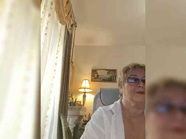 KarinkaSweet webcam