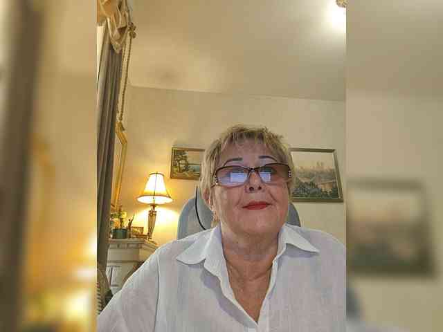 KarinkaSweet webcam