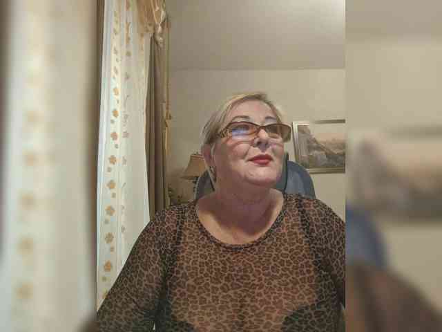 KarinkaSweet webcam