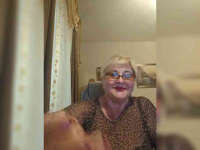 KarinkaSweet webcam