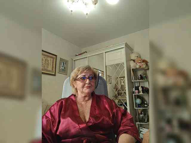 KarinkaSweet webcam