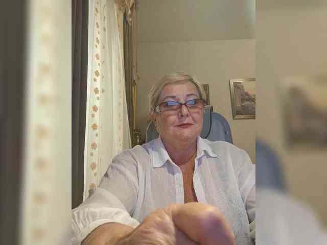 KarinkaSweet webcam