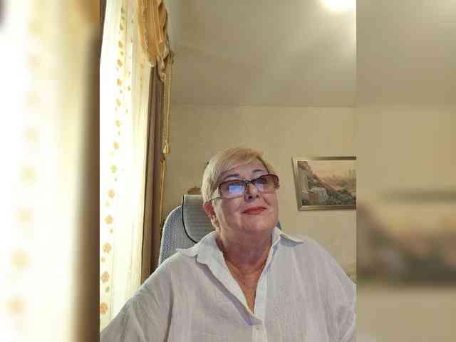 KarinkaSweet webcam