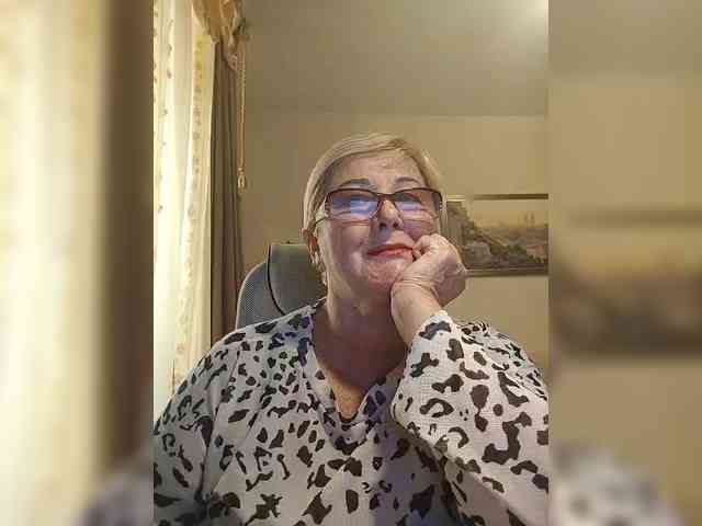 KarinkaSweet live female cam on bongacams