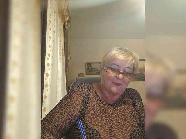 KarinkaSweet webcam