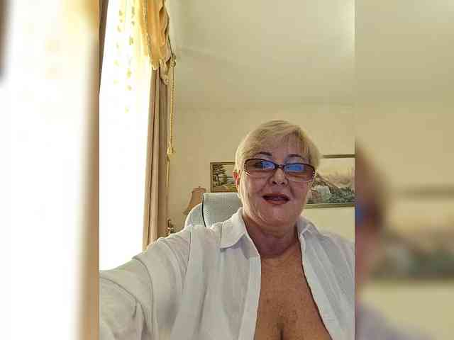 KarinkaSweet webcam