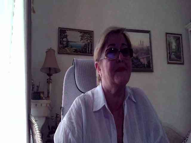KarinkaSweet webcam