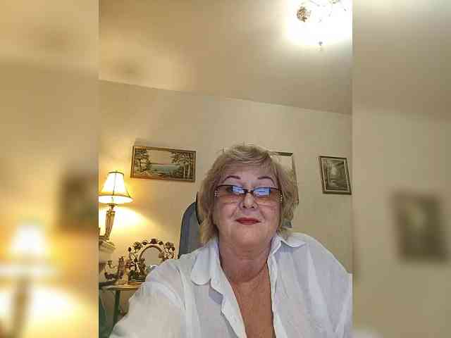 KarinkaSweet webcam