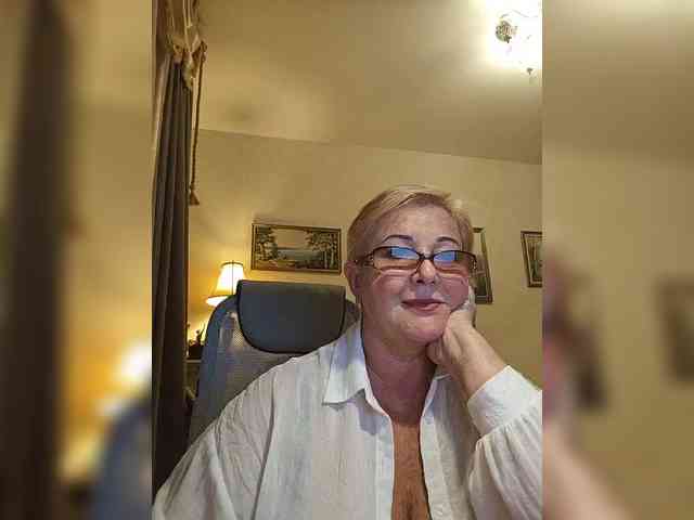 KarinkaSweet webcam