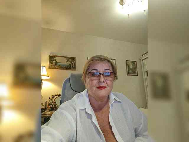 KarinkaSweet webcam