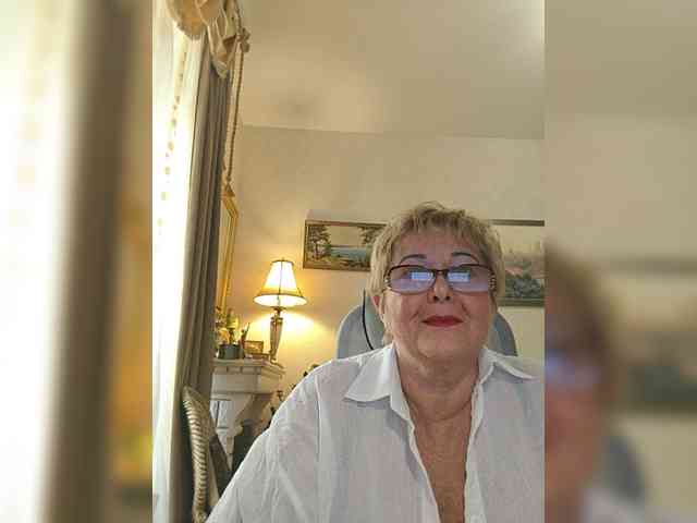 KarinkaSweet webcam