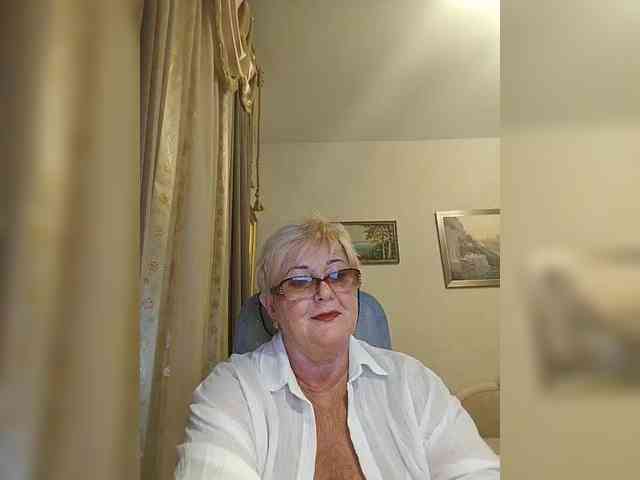 KarinkaSweet webcam