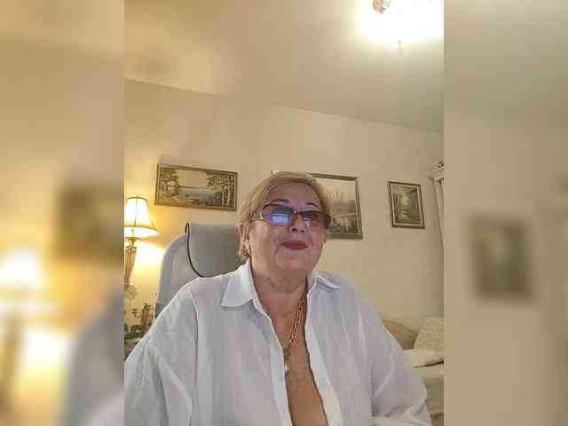 KarinkaSweet webcam