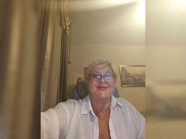 KarinkaSweet webcam