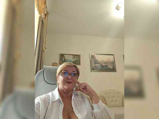 KarinkaSweet webcam