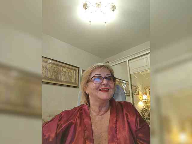 KarinkaSweet webcam