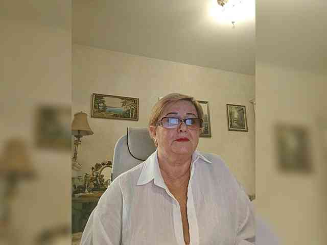 KarinkaSweet webcam