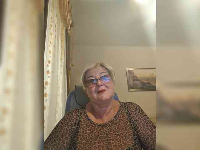 KarinkaSweet webcam