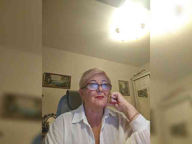 KarinkaSweet webcam