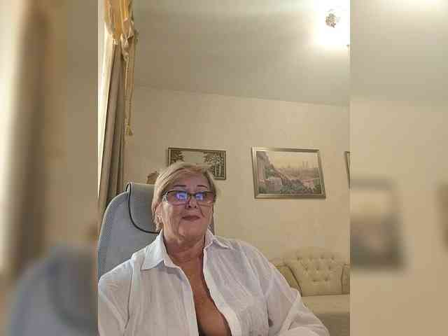 KarinkaSweet webcam