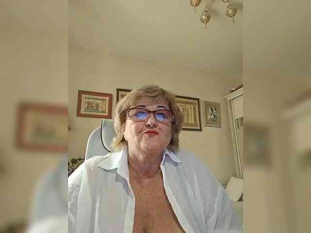 KarinkaSweet webcam