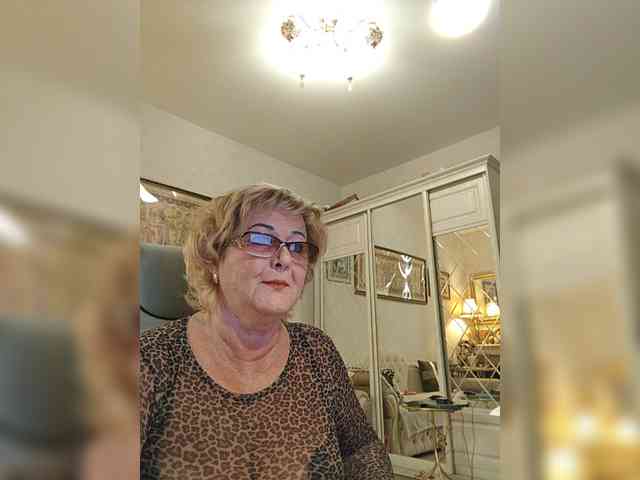KarinkaSweet webcam