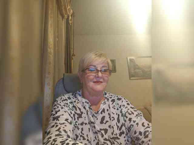 KarinkaSweet webcam