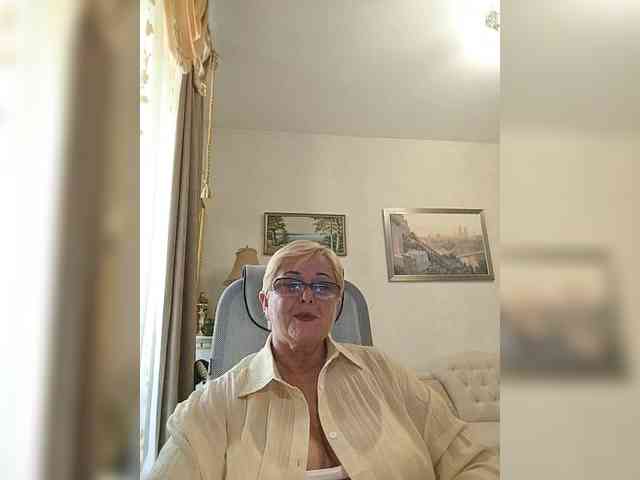 KarinkaSweet webcam