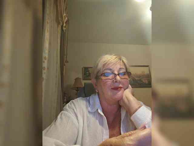 KarinkaSweet webcam