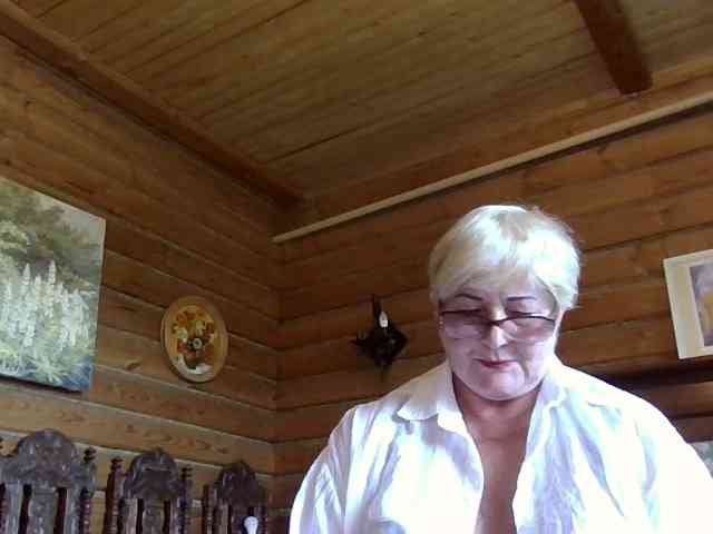 KarinkaSweet webcam