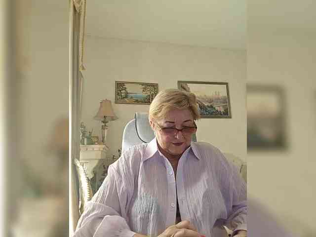 KarinkaSweet webcam
