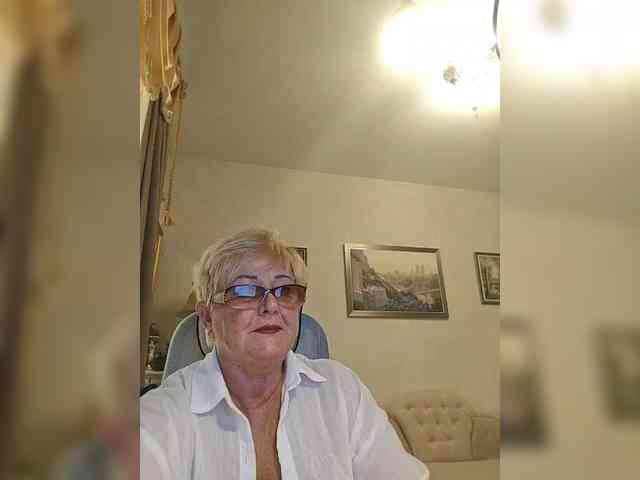 KarinkaSweet webcam
